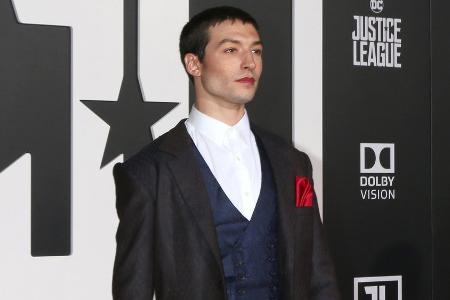 Nach mehreren Skandalen: Ezra Miller entschuldigt sich öffentlich Nach mehreren Skandalen: Ezra Miller entschuldigt sich öffentlich