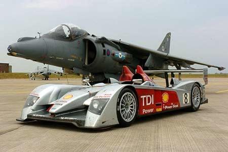 Erster LeMans Sieg im Diesel: 2006 gewann der Audi R10 als erster Diesel die LeMans-Gesamtwertung. Der 5,5-Liter-V12 leistet...