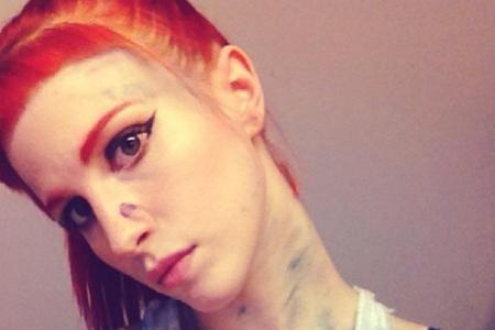 Hayley Williams (27) bevorzugt dagegen rote Augenbrauen.