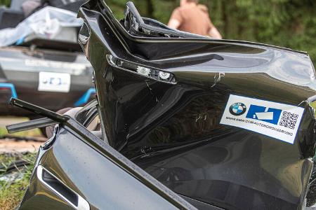 BMW iX Unfall