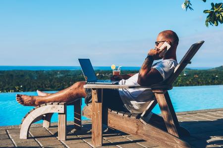 Roaming-Gebühren: So teuer können Anrufe und YouTube werden Roaming-Gebühren: So teuer können Anrufe und YouTube werden