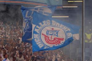 Dank Verhoek-Fallrückzieher: Rostock gewinnt gegen St. Pauli