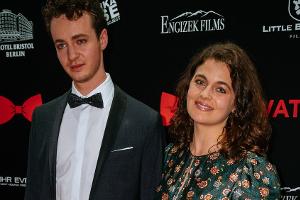 "Bergdoktor"-Star Ronja Forcher hat ihren Felix in Tirol geheiratet