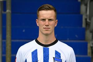 Hertha: Profivertrag für Offensivspieler Wollschläger