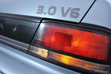 Nissan Maxima 3.0 V6, Heckleuchte, Typenbezeichnung