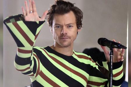Harry Styles kritisiert Anfeindungen gegen Freundin Olivia Wilde Harry Styles kritisiert Anfeindungen gegen Freundin Olivia Wilde