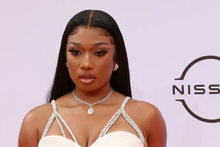 Megan Thee Stallion fordert eine Million US-Dollar von Plattenlabel Megan Thee Stallion fordert eine Million US-Dollar von Plattenlabel