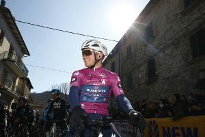 Evenepoel erobert das Rote Trikot - Tagessieg für Vine