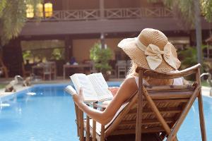 Urlaubslektüre: Diese Bücher gehören in den Koffer
