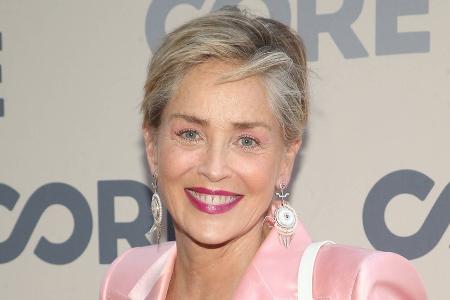 US-Schauspielerin Sharon Stone ist stolz auf ihre Bikinifigur US-Schauspielerin Sharon Stone ist stolz auf ihre Bikinifigur