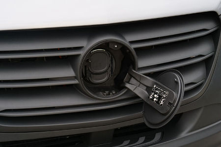 Mercedes e-Sprinter Transporter mit Elektroantrieb
