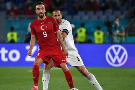 Schalke holt türkischen Nationalstürmer Karaman Schalke holt türkischen Nationalstürmer Karaman