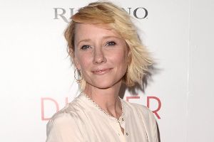 Schwerer Unfall: Anne Heche mindestens 45 Minuten in Auto gefangen