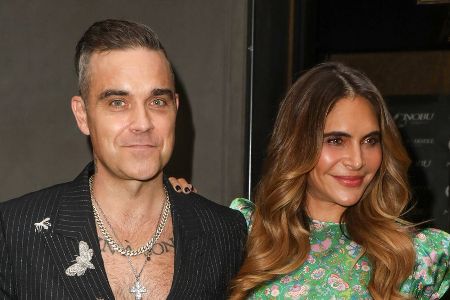 Ayda Field teilt Nacktfoto von Robbie Williams Ayda Field teilt Nacktfoto von Robbie Williams