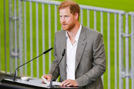 Rede im Stadion: Prinz Harry schwärmt von Düsseldorf Rede im Stadion: Prinz Harry schwärmt von Düsseldorf