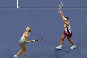 Krejcikova/Siniakova gewinnen Doppel in New York