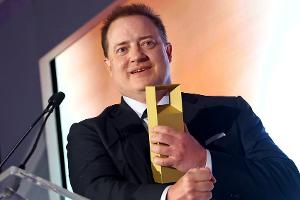 Brendan Fraser freut sich über erste Trophäe "seit der vierten Klasse"