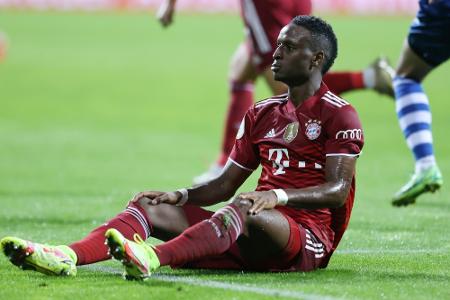 WM-Aus droht: Bayerns Sarr am Knie operiert WM-Aus droht: Bayerns Sarr am Knie operiert