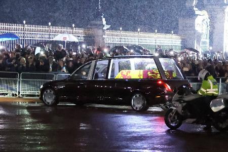 Leichnam von Queen Elizabeth II. in London angekommen Leichnam von Queen Elizabeth II. in London angekommen