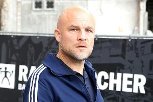 Schröder sieht Außenseiterchance im Derby