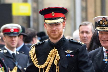Totenwache für die Queen: Prinz Harry darf seine Armeeuniform tragen Totenwache für die Queen: Prinz Harry darf seine Armeeuniform tragen