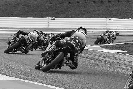 Motorrad: Tödlicher Unfall bei IDM-Finale in Hockenheim Motorrad: Tödlicher Unfall bei IDM-Finale in Hockenheim