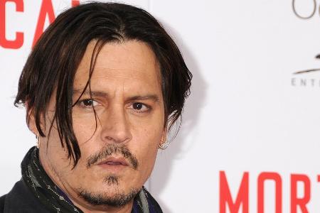 Johnny Depp und seine Anwältin: Offenbar doch keine ernste Beziehung Johnny Depp und seine Anwältin: Offenbar doch keine ernste Beziehung
