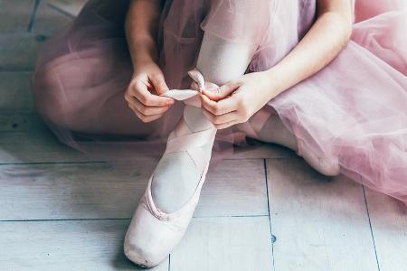 Balletcore: So stylt man den trendigen Ballerina-Look Balletcore: So stylt man den trendigen Ballerina-Look