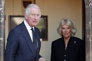 König Charles III. besucht mit Camilla Gottesdienst in Schottland