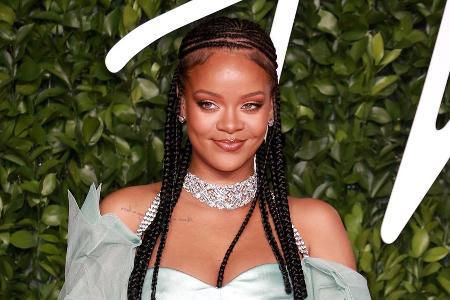 Rihanna als Headlinerin der Super-Bowl-Halbzeitshow bestätigt Rihanna als Headlinerin der Super-Bowl-Halbzeitshow bestätigt