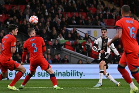 WM-Sorgen bleiben: Flick-Elf verspielt Prestigesieg WM-Sorgen bleiben: Flick-Elf verspielt Prestigesieg