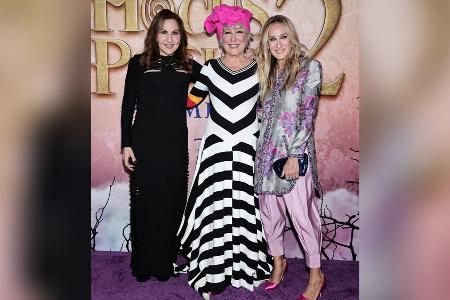 Bette Midler und Sarah Jessica Parker toben sich modisch aus Bette Midler und Sarah Jessica Parker toben sich modisch aus
