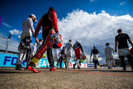 Formel 1 bis 2027 bei Sky - RTL-Deal fraglich Formel 1 bis 2027 bei Sky - RTL-Deal fraglich