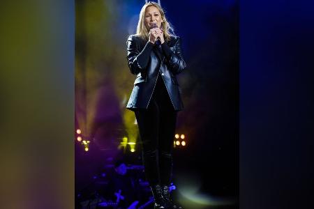 Ganz in Schwarz: Helene Fischer rockt im Leder-Outfit die Bühne Ganz in Schwarz: Helene Fischer rockt im Leder-Outfit die Bühne