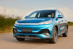 Autovermieter kauft 100.000 E-Autos aus China