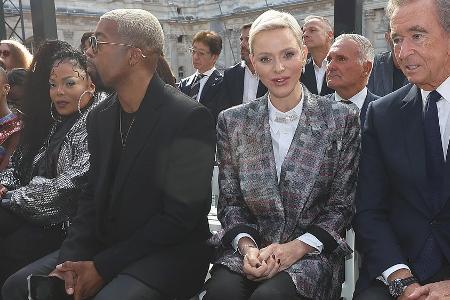 Stars in der Front Row: Fürstin Charlène und Janet Jackson in Paris Stars in der Front Row: Fürstin Charlène und Janet Jackson in Paris