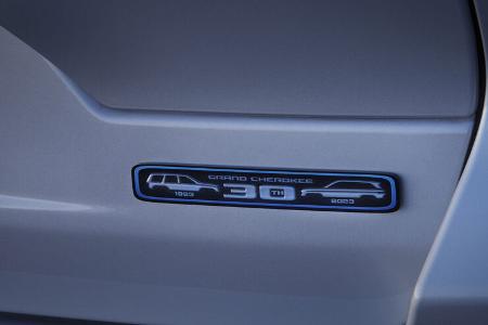 Jeep Grand Cherokee 4xe 30th Anniversary Edition at 2022 Detroit Auto Show