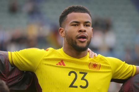 Freiburg verlängert mit U21-Nationalkeeper Atubolu Freiburg verlängert mit U21-Nationalkeeper Atubolu