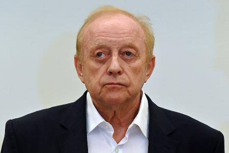 Alfons Schuhbeck legt vor Gericht Teilgeständnis ab Alfons Schuhbeck legt vor Gericht Teilgeständnis ab