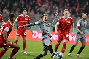 Vor Derby: St. Pauli verlängert mit Kapitän Irvine