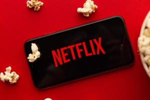 Für knapp fünf Euro: Netflix-Abo mit Werbung startet im November