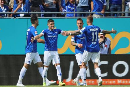 Sieg beim KSC: Darmstadt erobert Tabellenspitze Sieg beim KSC: Darmstadt erobert Tabellenspitze