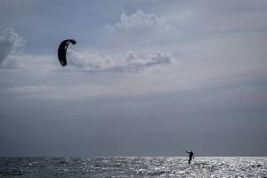 Kitesurfen: "Powerfrau" Leonie Meyer WM-Neunte