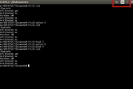 Wir haben mit rfkill Bluetooth und Wlan ein- und dann wieder ausgeschaltet. Als wir den Screenshot auf unserem Tuxedo-Notebook erstellt haben, war WLAN aktiv und Bluetooth inaktiv.