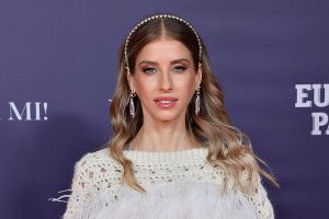 Cathy Hummels posiert freizügig mit Kürbissen