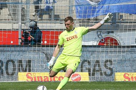 Hannover gegen Dortmund mit Weinkauf im Tor Hannover gegen Dortmund mit Weinkauf im Tor