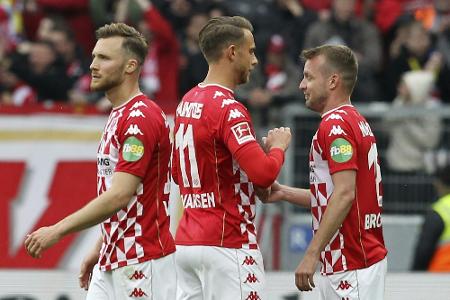 Lübecker Fans zündeln: Aber Mainz spaziert ins Achtelfinale Lübecker Fans zündeln: Aber Mainz spaziert ins Achtelfinale