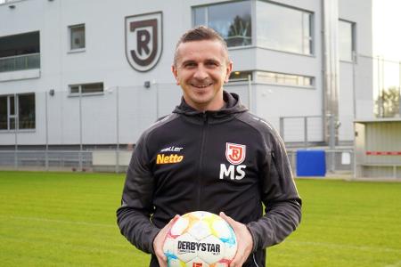 Selimbegovic bleibt bis 2024 Jahn-Trainer Selimbegovic bleibt bis 2024 Jahn-Trainer