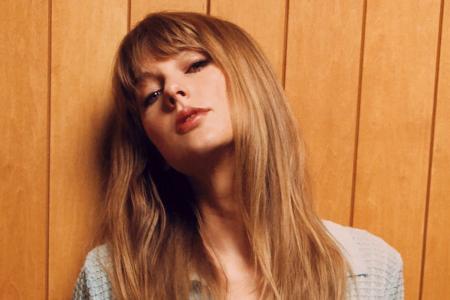 Taylor Swift: Taylor Swift: