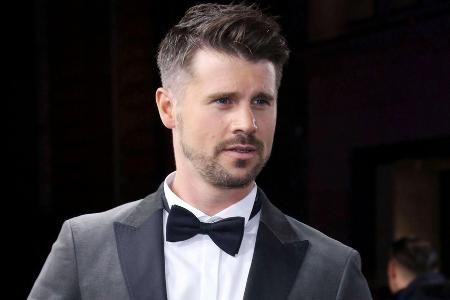 Moderator Thore Schölermann meldet sich für Dienst an der Waffe bereit Moderator Thore Schölermann meldet sich für Dienst an der Waffe bereit